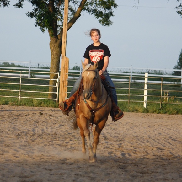 Meet your Posher, Emily - Picture 1 of 1